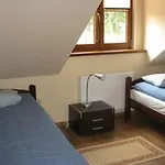 Pod Kolumnami 3*