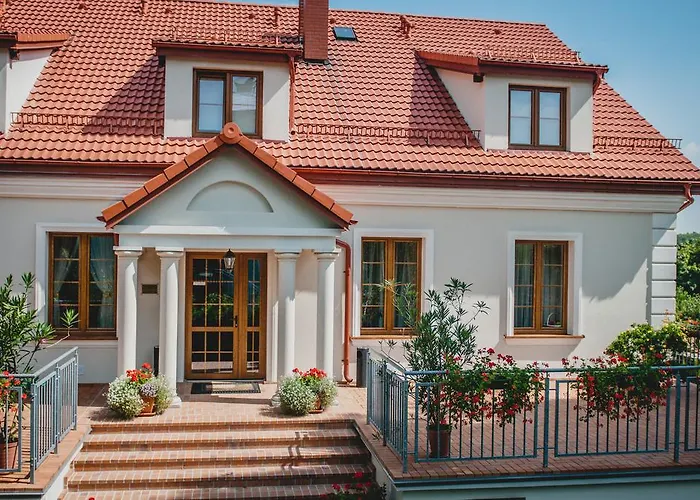 Pod Kolumnami Pensión 3*