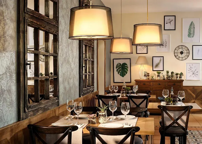 Pod Kolumnami Pensión 3*