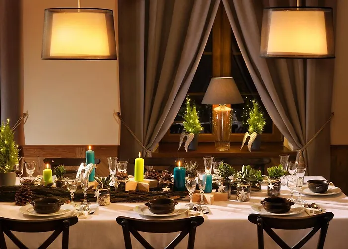 Pod Kolumnami בית הארחה Pilica