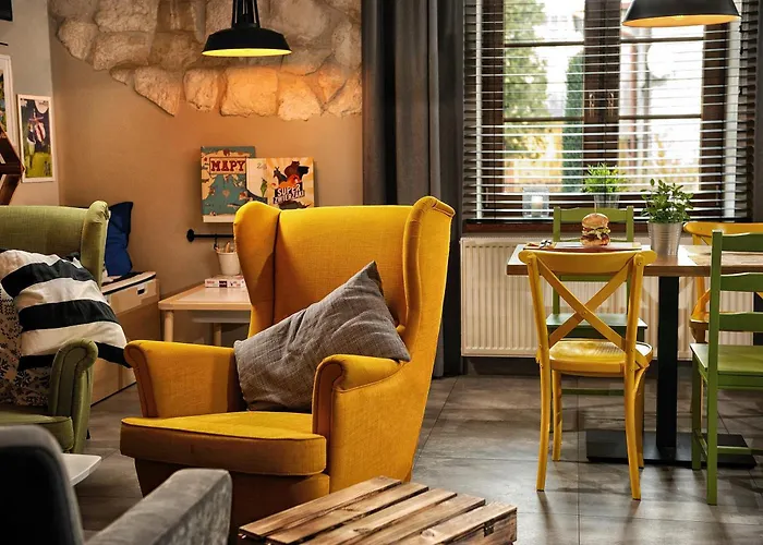 Pod Kolumnami בית הארחה 3*