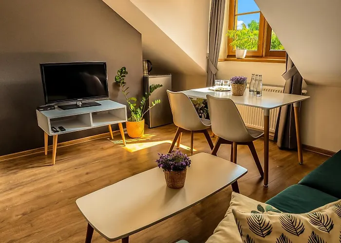 Pod Kolumnami Pensión Pilica